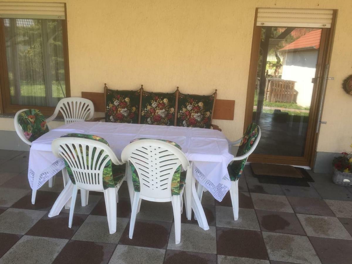 Ferienwohnung Herbsleben エクステリア 写真