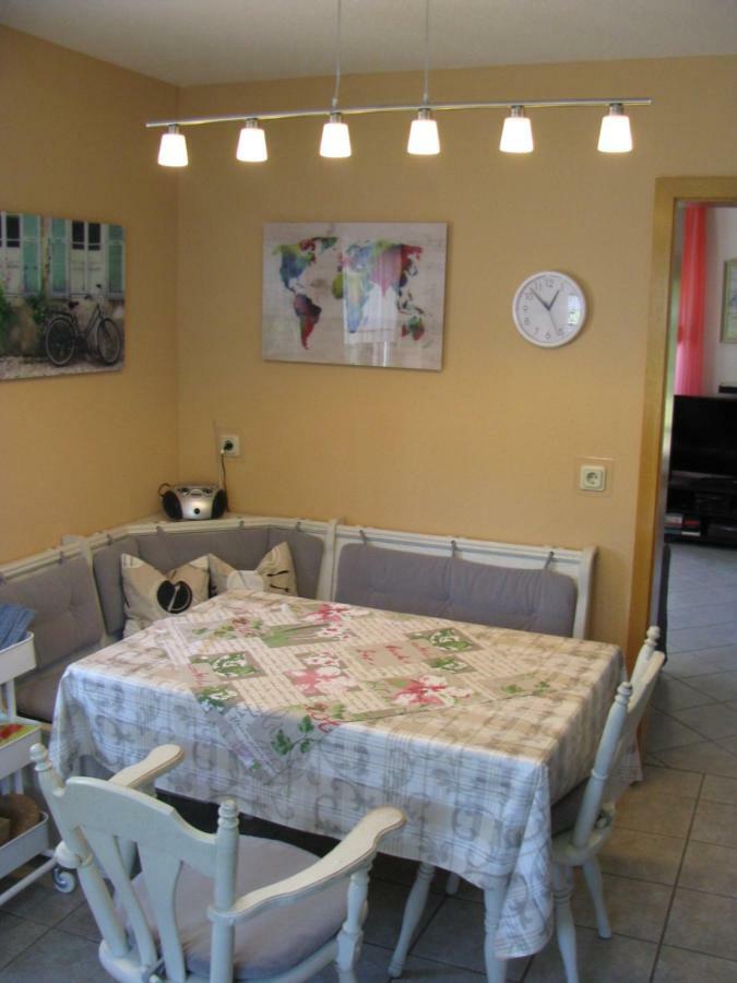 Ferienwohnung Herbsleben エクステリア 写真