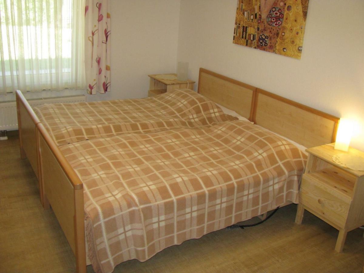 Ferienwohnung Herbsleben エクステリア 写真